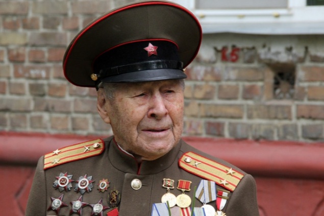 Девушки под видом медиков обокрали 99-летнего подполковника милиции и ветерана ВОВ