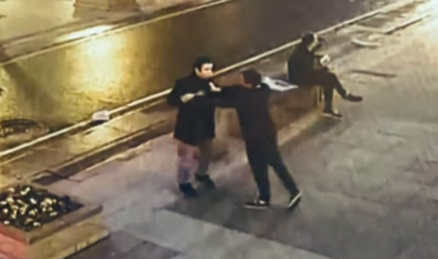 Избиение пьяным российским самбистом прохожего попало на видео