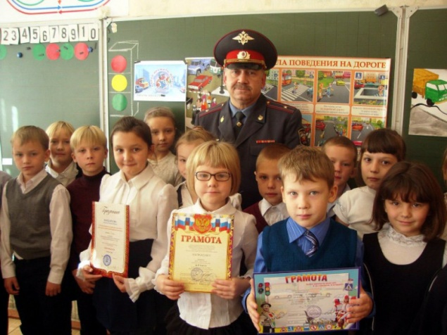 Аттестат с правами. Глава ГИБДД выступил за возвращение уроков вождения в школьную программу