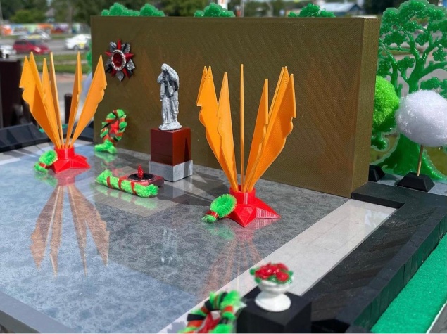 Воспитанники ачинского «Кванториума» создали 3D-макет мемориала «Скорбящая мать»