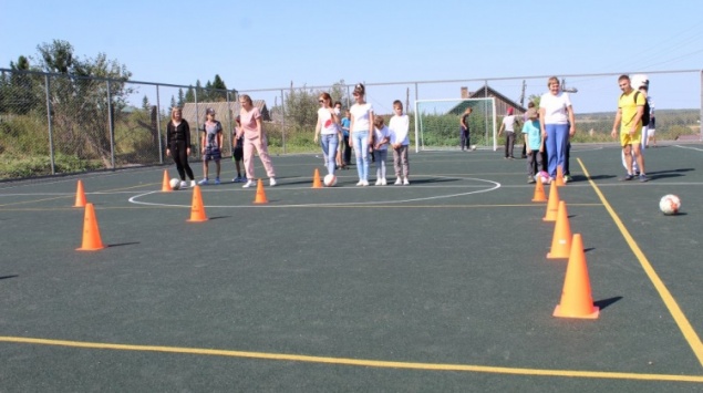 В с.Ястребово состоялось открытие современной спортивной площадки