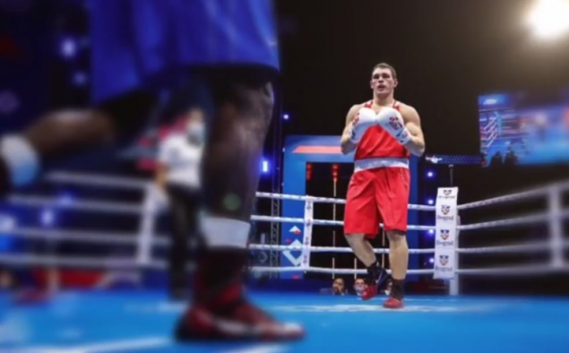 «Захватывающий бой с тяжелейшим соперником»: спортсмен из Минусинска вышел в финал чемпионата мира по боксу