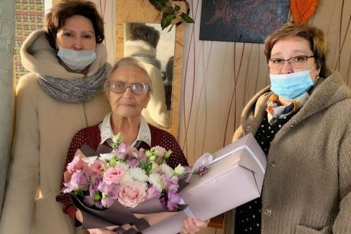 «Мое утро не проходит без гимнастики»: жительница Ачинска отметила 100-летний юбилей