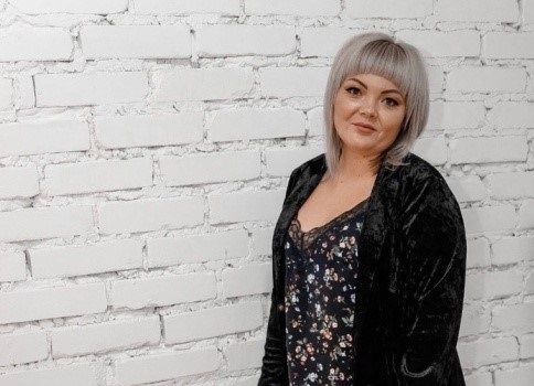 Ачинская кассирша украла из банка больше 15 млн рублей и почти 100 тысяч в валюте и сбежала