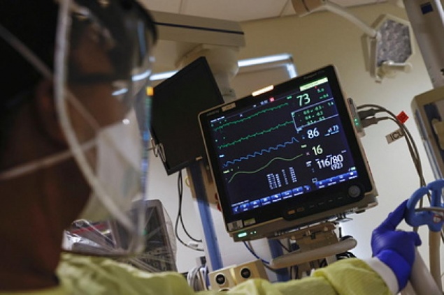 Число жертв коронавируса в США превысило 800 тысяч