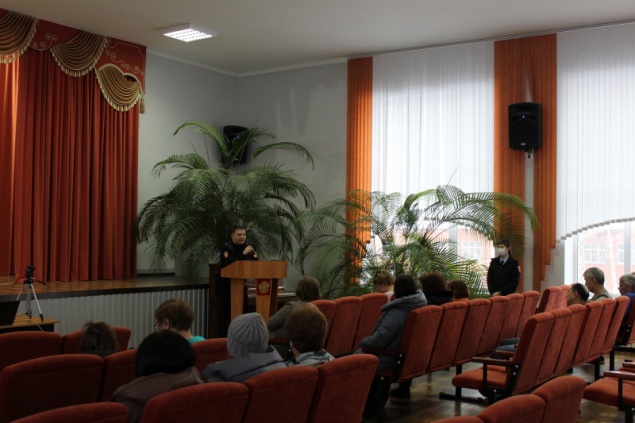 Представитель отдела полиции Ачинска в режиме видеоконфенцсвязи провел рабочую встречу с работниками сферы образования