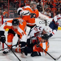 В матче НХЛ подрались вратари