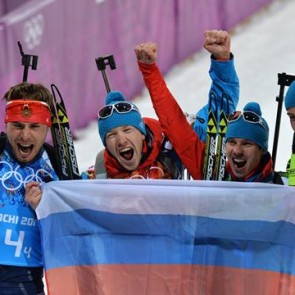 Золото у России в биатлоне Мужская эстафета 4×7,5 км