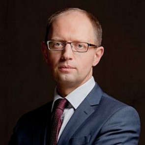 Яценюк пообещал предъявить России многомиллиардный иск