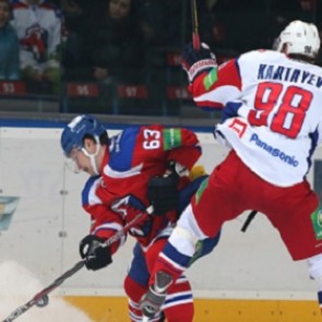 «Лев» обыграл «Локомотив» в первом матче полуфинальной серии Кубка Гагарина