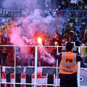 В столкновениях на футбольном матче в Конго погибли 15 человек