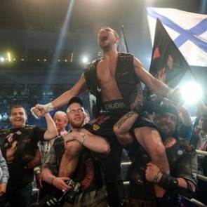 Пояс чемпиона мира WBA в среднем весе остался у Чудинова