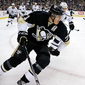 Малкин победил в драке в матче НХЛ