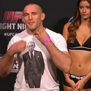 Появившийся в майке с Путиным украинский боксер попросил гражданство России