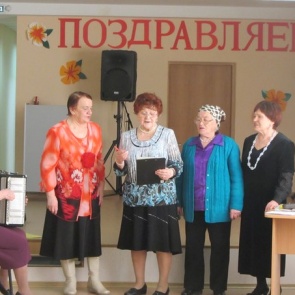 В Центре досуга ветеранов клуб "Золотая осень" отметили день смеха