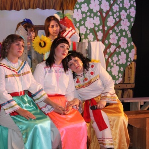 Во Дворце культуры состоялся театрализованный концерт "В нашей деревне огни не погашены"