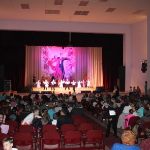 На "Майском фейерверке" в городском ДК выступили более сорока пар