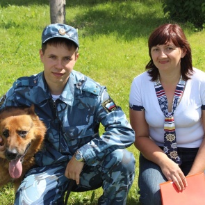 Общественники в Ачинске познакомились с надежными полицейскими напарниками