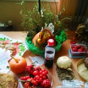 В досуговом центре ветеранов города Ачинска сегодня звучали песни, стихи и поздравления