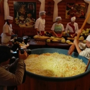 В Великом Новгороде заквасили две тонны капусты ради Книги рекордов Гиннеса