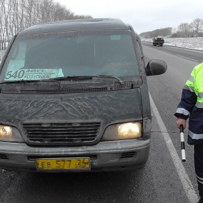 Дорожные полицейские в Ачинске в рамках операции «микроавтобус» проверили более 100 транспортных средств
