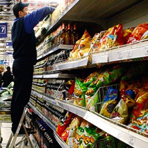 В России предложили ввести акцизы на чипсы и газировку для борьбы с ожирением