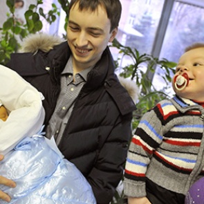 Путин рекомендовал продлить программу маткапитала на два года