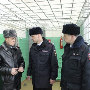 Заместитель начальника ГУ МВД по Красноярскому краю Александр Кузнецов проверил работу ачинской полиции