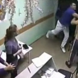 Главврач белгородской больницы прокомментировал нападение врача на пациента