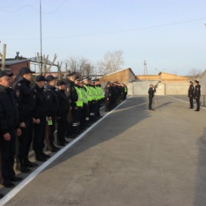 В Ачинске состоялся гарнизонный развод сотрудников полиции, заступающих на охрану порядка