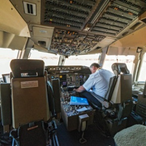 Российских пилотов обучат уходить на второй круг в ручном режиме