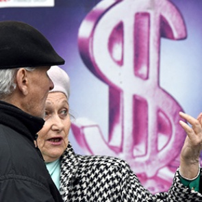 Курс доллара опустился вместе с ценами на нефть