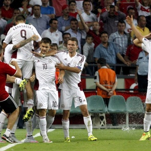 Фанат атаковал судью в матче чемпионата Турции