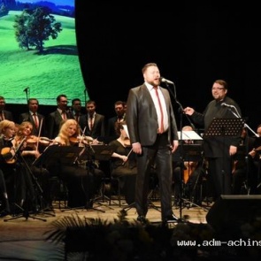 В Ачинске выступил хор московского Сретенского монастыря