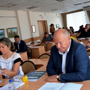 Депутаты городского Совета приступили к работе после парламентских каникул