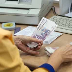 Владимир Путин подписал Федеральный закон о единовременной выплате российским пенсионерам в размере