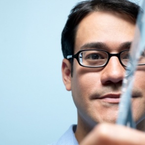 Ученые придумали пластырь из биополимеров: заживляет раны в 3 раза быстрее