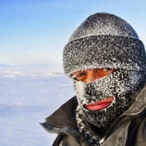 На трассах спасают замерзающих в авто людей: напоминаем, кто может помочь