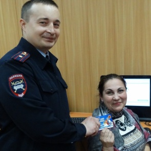 «8 марта в каждый дом»: Госавтоинспекторы в Ачинске выбрали «Юную автоледи»