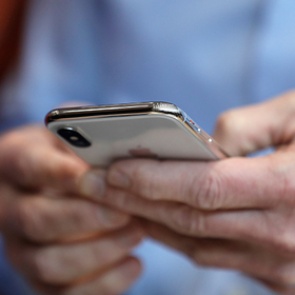 Россияне раскупили iPhone X за три минуты