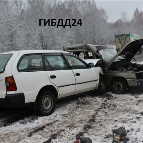 Два человека погибли и еще шестеро пострадали в ДТП под Балахтой