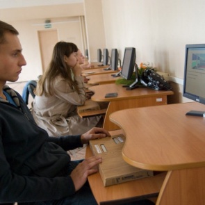 В экзаменационных билетах для будущих водителей нашли ошибки