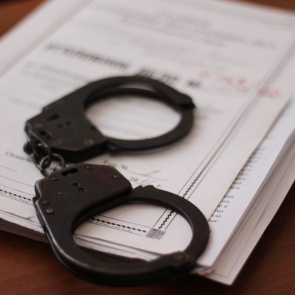 В Ачинске полицейские задержали мужчину, находящегося в розыске, в рамках рейдового мероприятия «Жилой сектор»