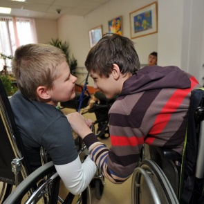 Госдума не захотела дополнительно поддержать детей-инвалидов