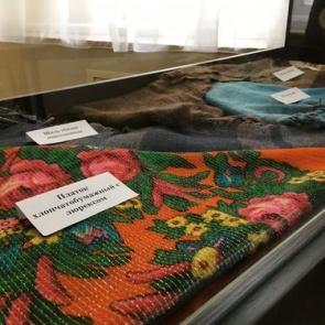 Ачинцев приглашают на выставку «Платков и шалей яркий хоровод»