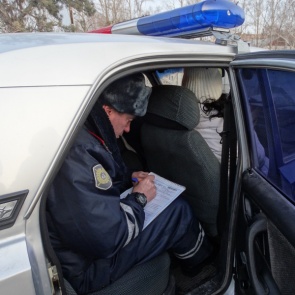 Дорожные полицейские в Ачинске проверили правильность перевозки детей в автотранспортных средствах.