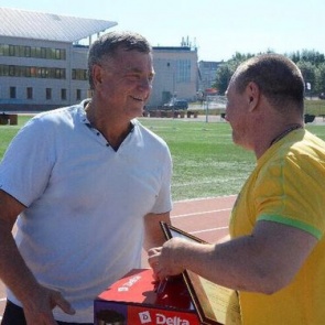 Влюбленные в спорт: в Ачинске наградили лучших представителей спортивной общественности