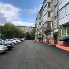 Городская комфортная среда: жители 8 микрорайона приняли обновлённый двор без замечаний