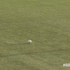 37-летний вратарь забил первый гол в карьере ударом со своей половины поля