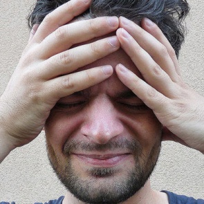 Головная боль в области лба и глаз: как справиться